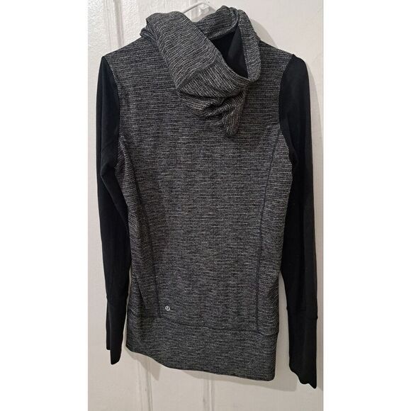 Lululemon Women's Size 8 Daily Practice Gray Black 2 Way Jacket Hoodie Run Gym - Picture 3 of 7